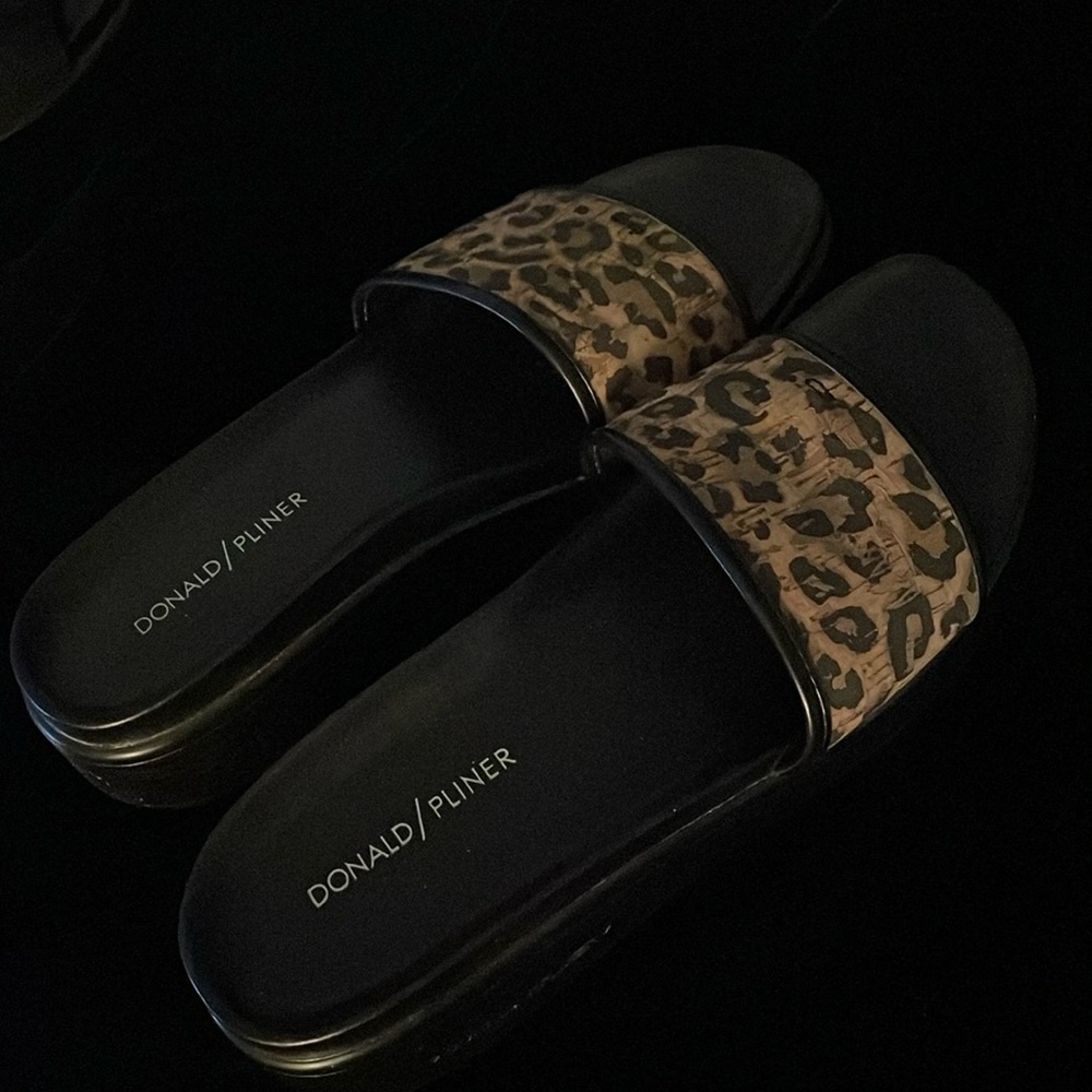 Donald Pliner FIFI Sandal Size 8.5